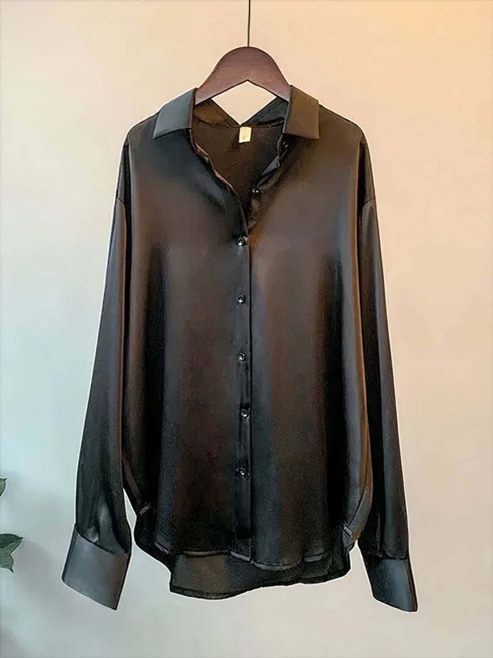 BLUSA DE RASO CLARA – ELEGANCIA VINTAGE