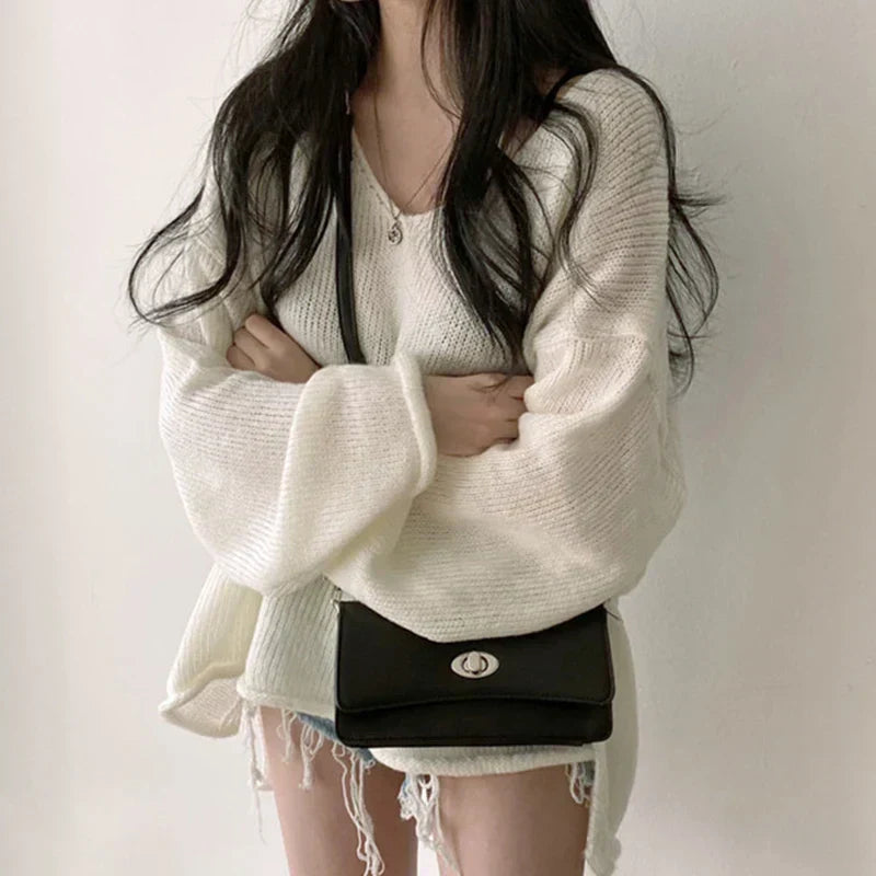 SUÉTER AMPLIO CON ESCOTE EN V – COMODIDAD Y ESTILO EN UN SOLO LOOK
