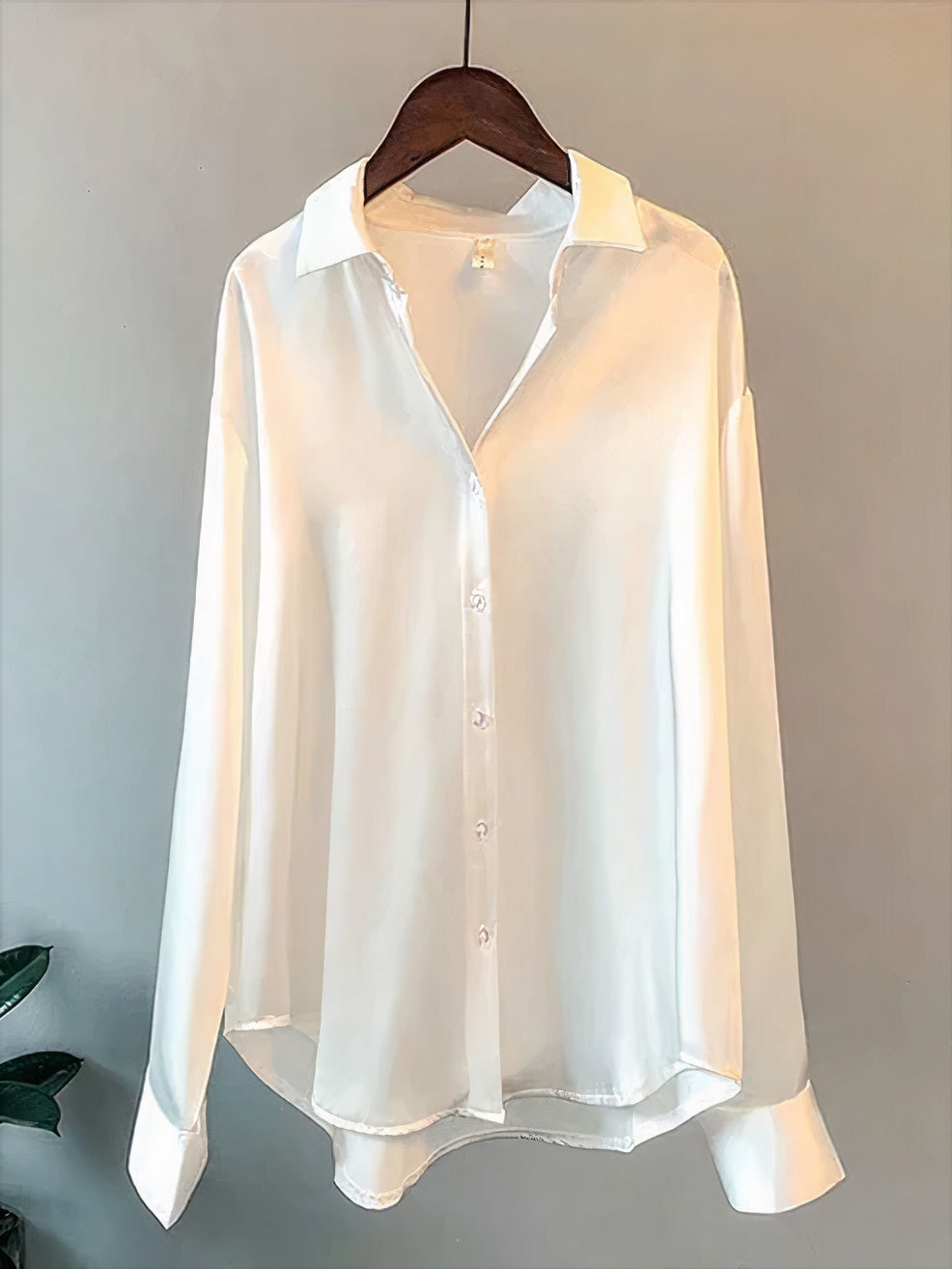 BLUSA DE RASO CLARA – ELEGANCIA VINTAGE