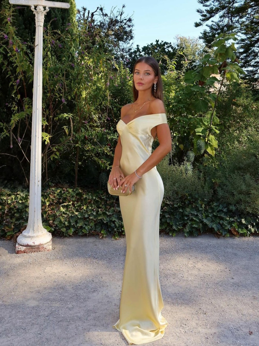Emory | Vestido Maxi de Satén sin Espalda