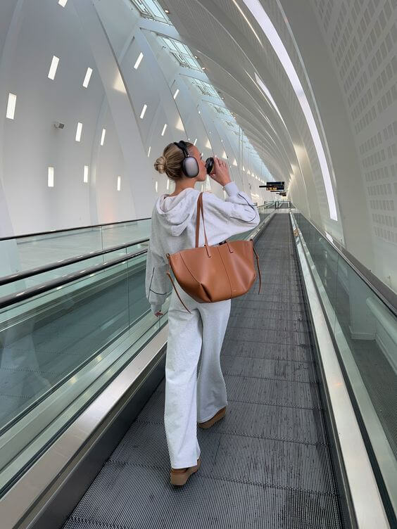 BOLSO CELESTE – SHOPPER GRANDE DE HOMBRO EN POLIPIEL