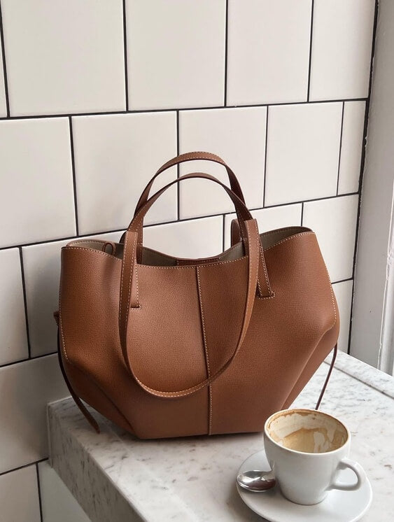 BOLSO CELESTE – SHOPPER GRANDE DE HOMBRO EN POLIPIEL