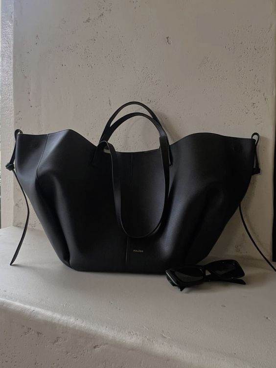 BOLSO CELESTE – SHOPPER GRANDE DE HOMBRO EN POLIPIEL