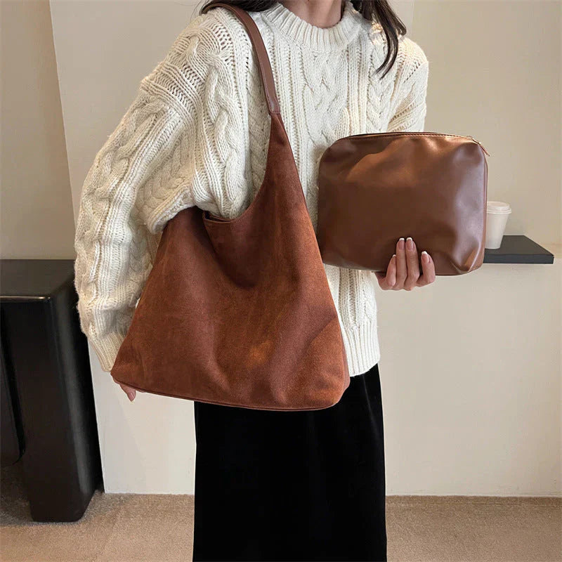 BOLSO DE ANTE GRANDE ESTILO HOBO CON ASA ÚNICA