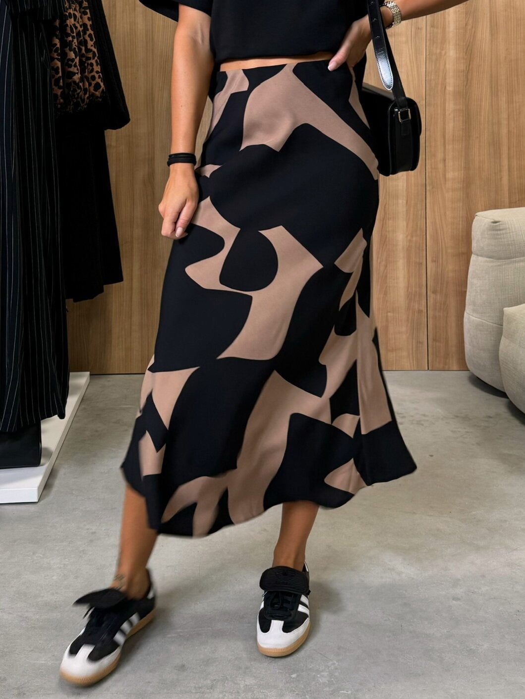 FALDA SATINADA ESTAMPADA COLORBLOCK