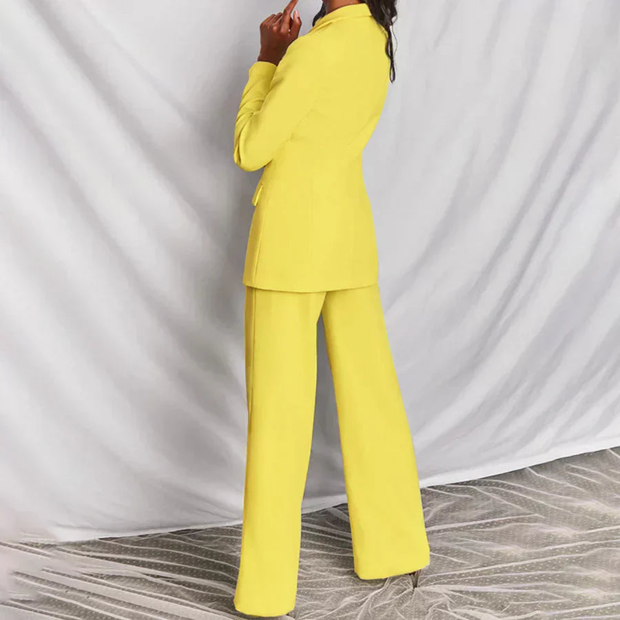 CONJUNTO ELEGANTE DE BLAZER Y PANTALÓN PARA MUJER CON DISEÑO CLÁSICO Y SOFISTICADO