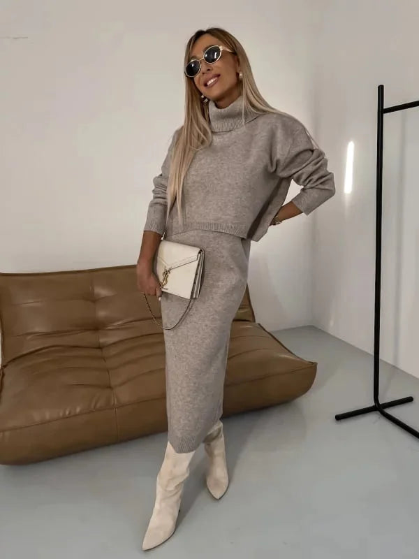 CONJUNTO VESTIDO Y SUÉTER DE CUELLO ALTO