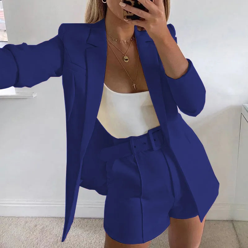 CELIA  ELEGANTE CONJUNTO DE PANTALÓN CORTO Y BLAZER DE LINO PARA MUJER