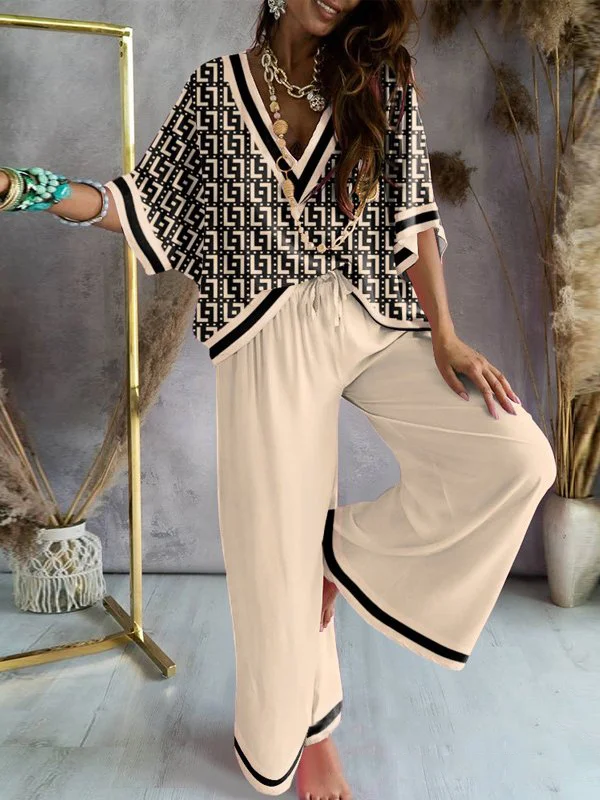 CONJUNTO ALBA - CAMISETA URBANA SUELTA CON CUELLO DE PICO Y PANTALONES
