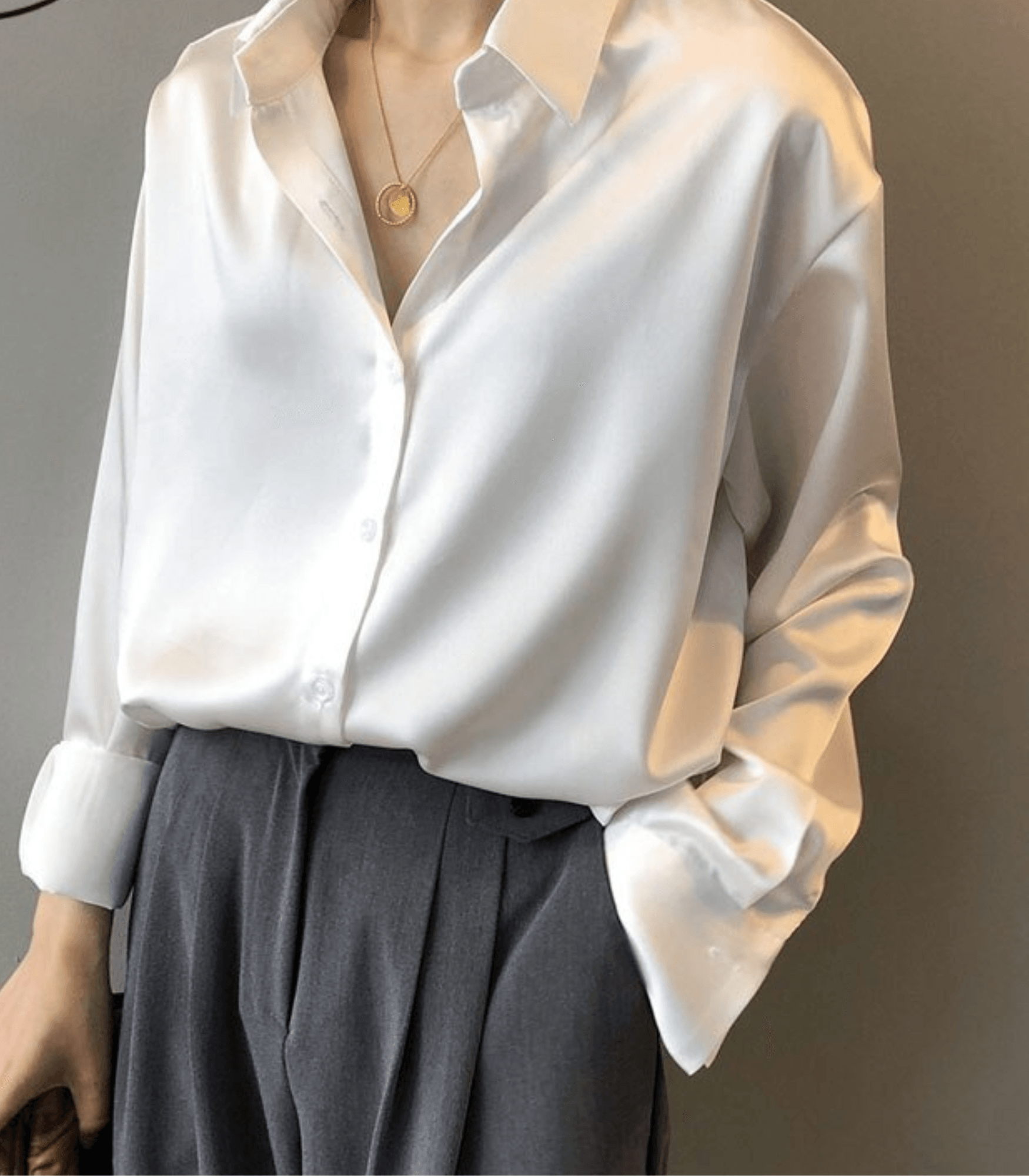 CAMISA OLGA DE SATÉN CON BOTONES – ELEGANCIA VERSÁTIL TODO EL AÑO