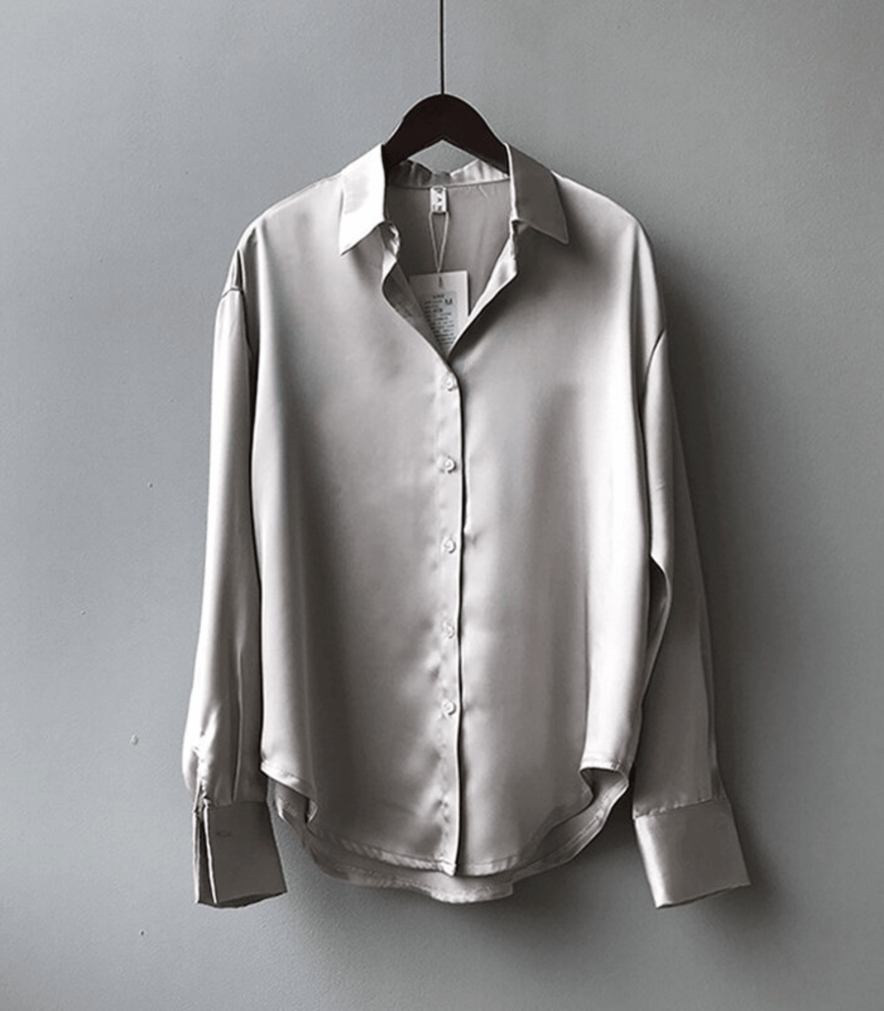 CAMISA OLGA DE SATÉN CON BOTONES – ELEGANCIA VERSÁTIL TODO EL AÑO