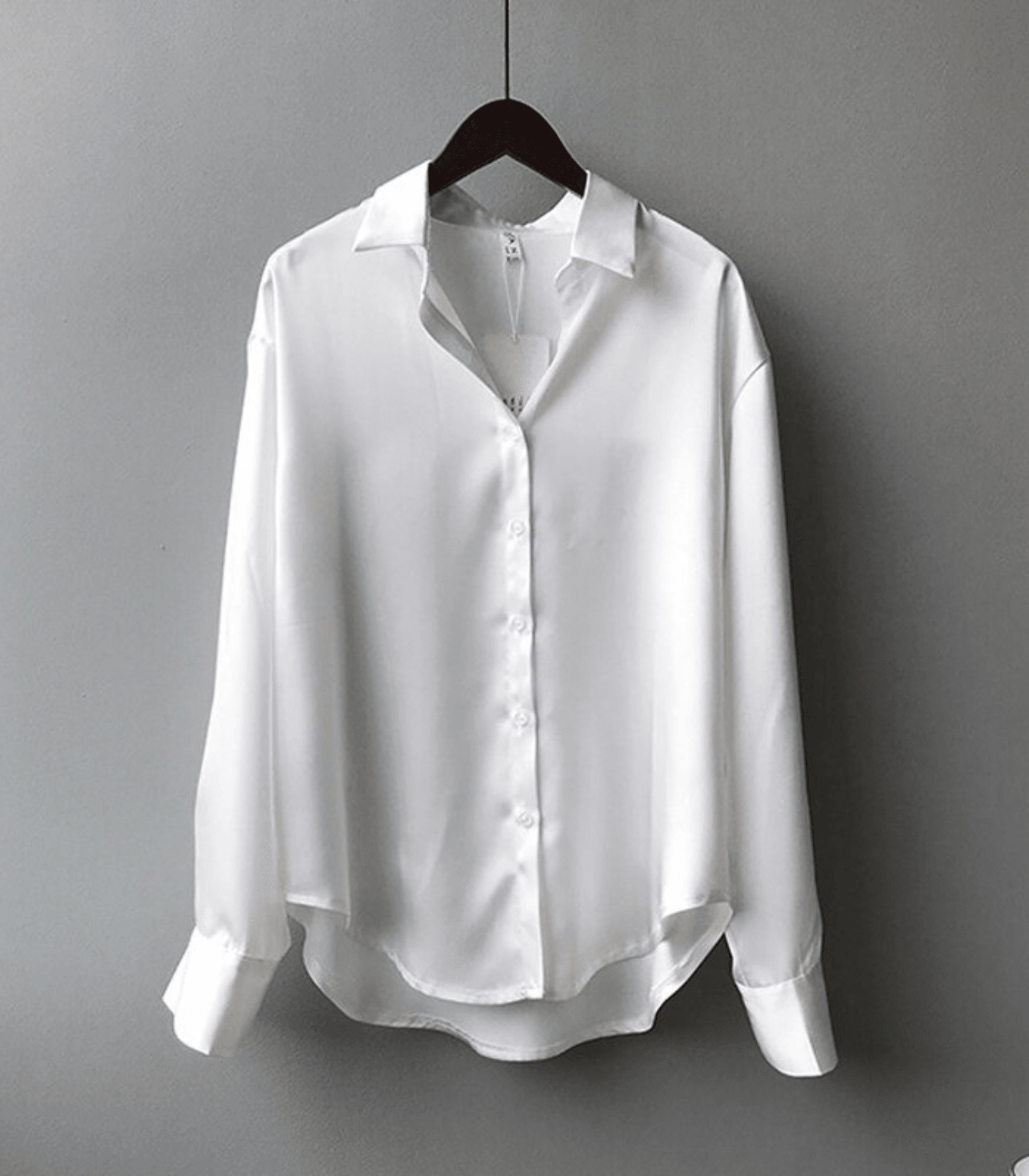 CAMISA OLGA DE SATÉN CON BOTONES – ELEGANCIA VERSÁTIL TODO EL AÑO