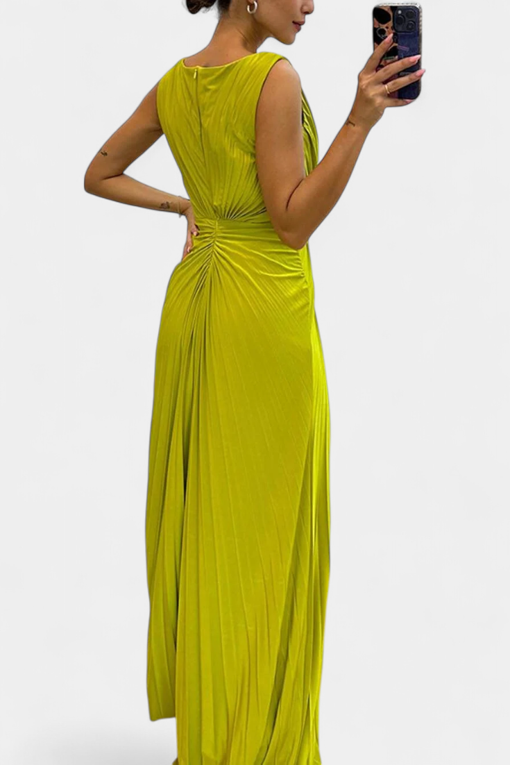 Shiloh Vestido Maxi Plisado con Abertura Lateral y Escote Cruzado