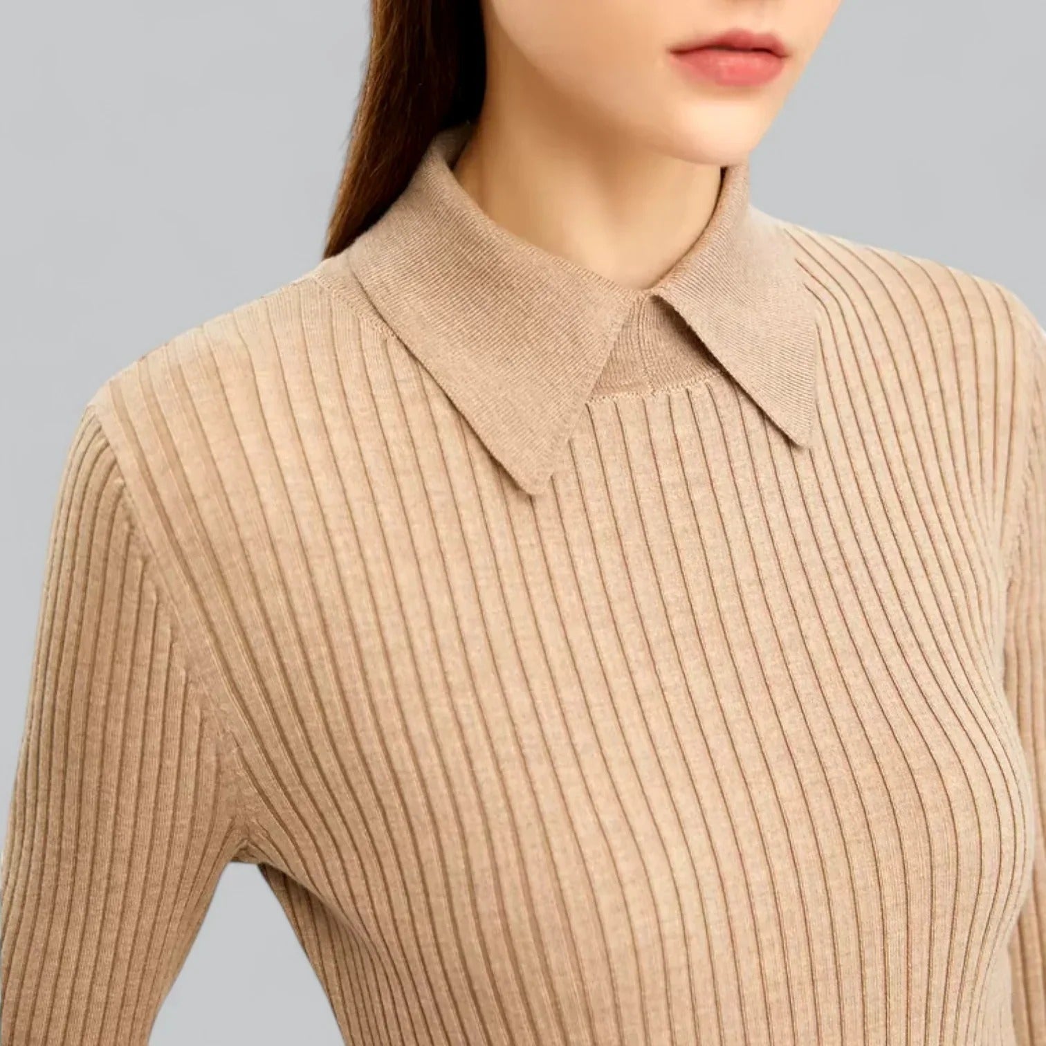 POLO DE MUJER ACANALADO DE MANGA LARGA – ELEGANTE Y VERSÁTIL