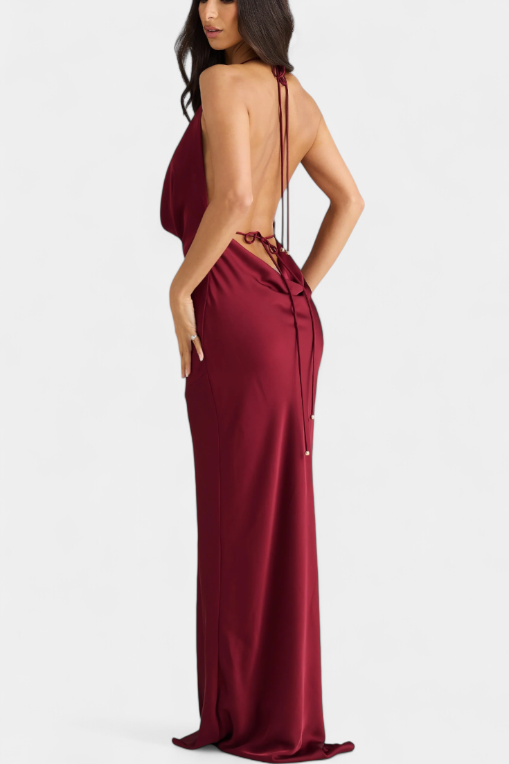 Zayana Vestido Elegante con Drapeado y Flor Desmontable