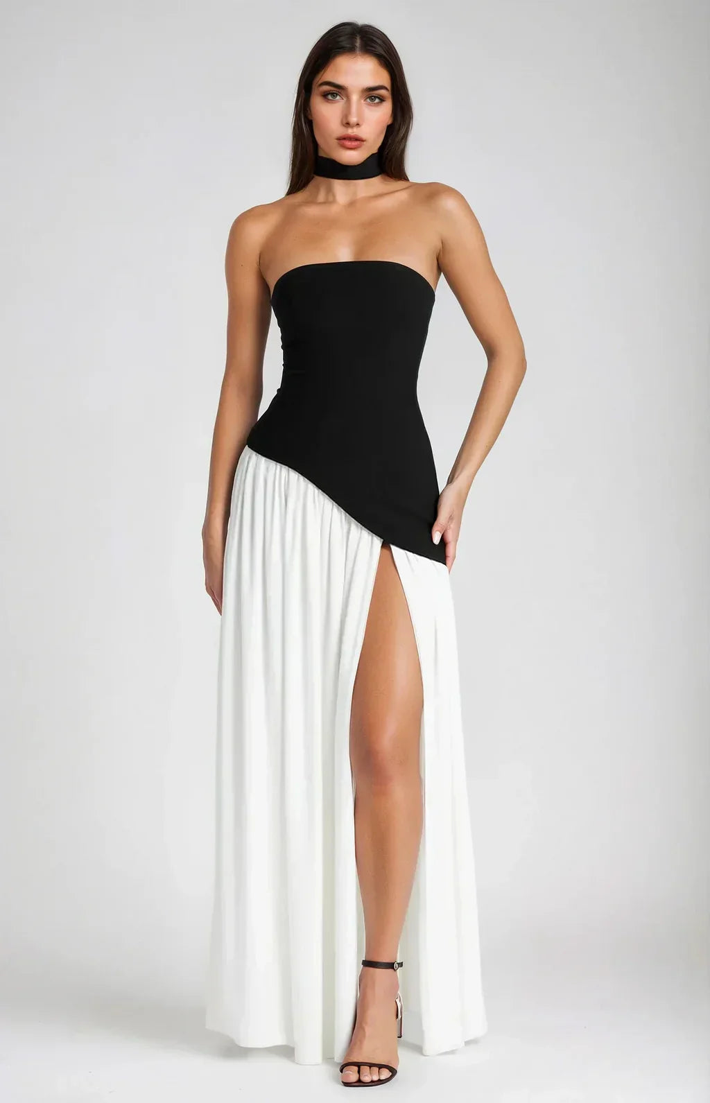 Alessia™ | Vestido Largo Asimétrico con Choker